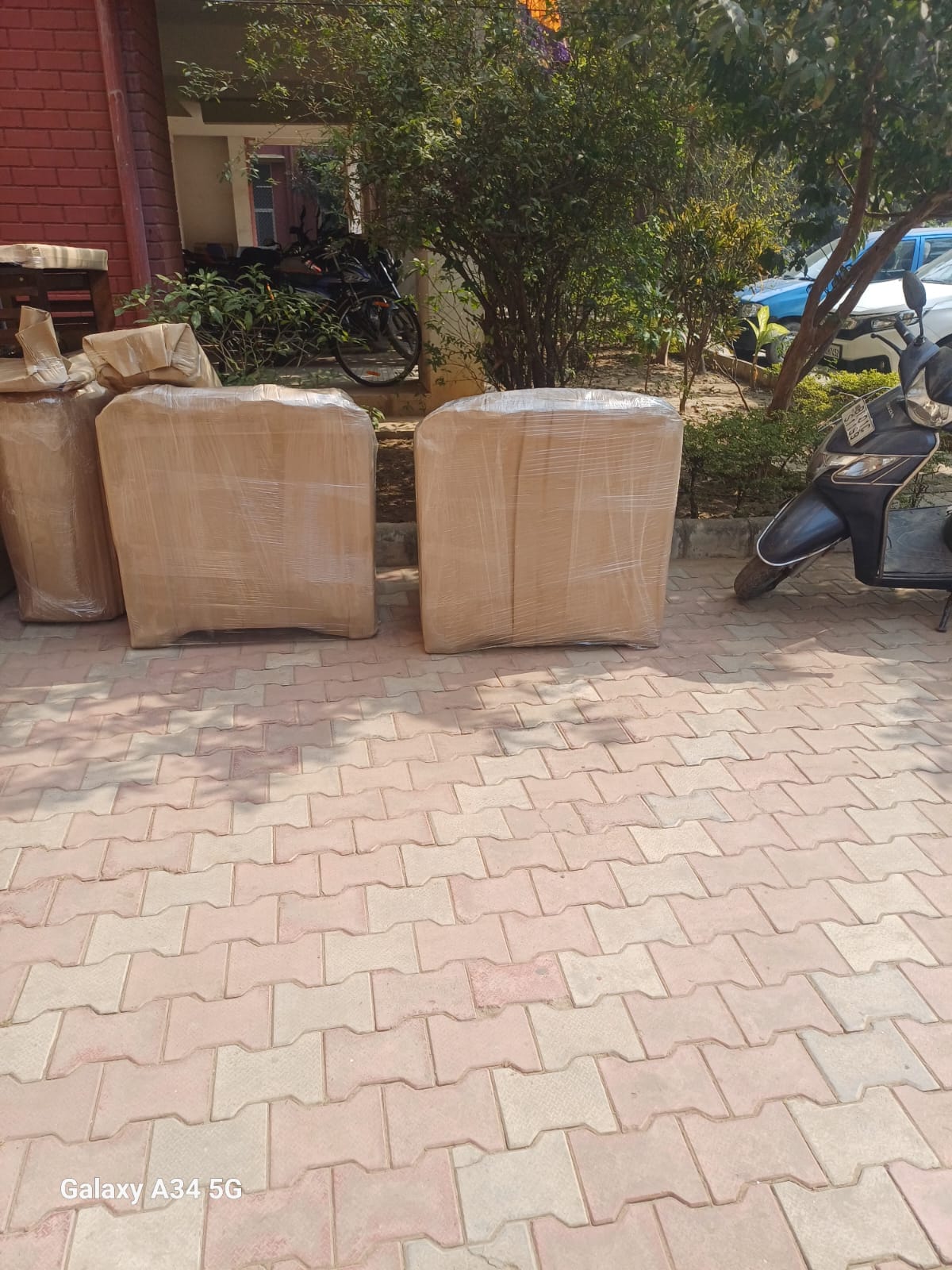 Jay Packers and Movers professional team providing packing and moving services across India